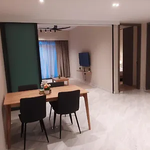  Apartment Crystal Suites At Eaton Klcc